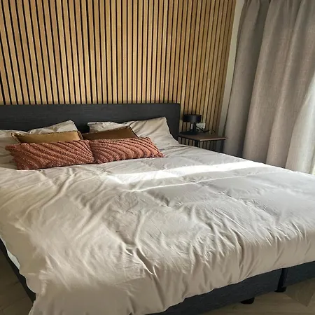 Spacious For 12-guests, *