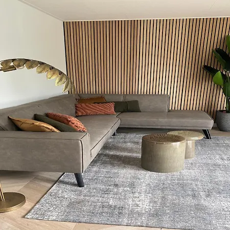 Spacious For 12-guests, Feriehus