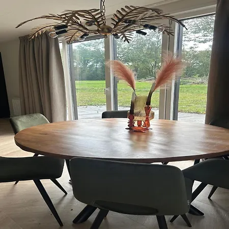 Feriehus Spacious For 12-guests, Ulicoten