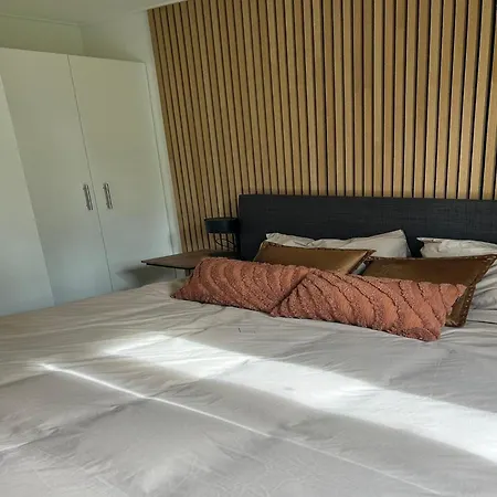 Spacious For 12-guests, *