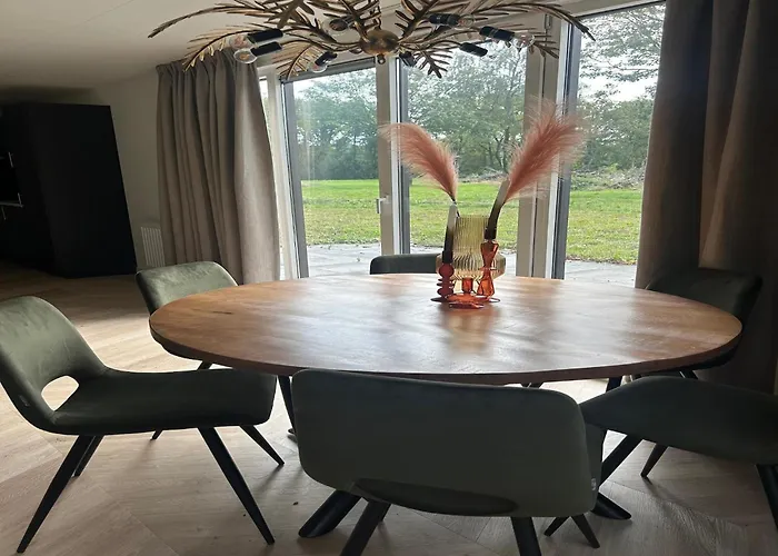 Spacious For 12-guests, * Ulicoten