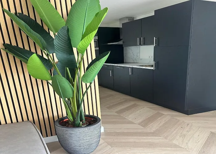 Spacious For 12-guests, Holiday home