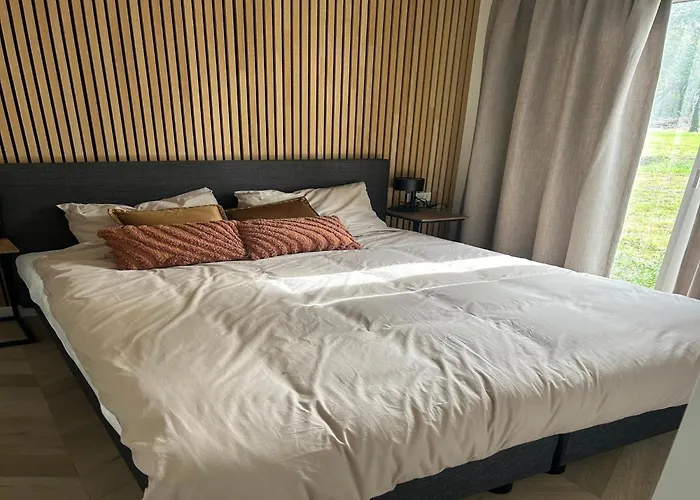 Spacious For 12-guests, *