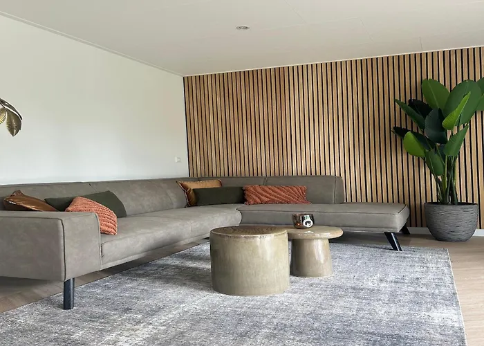 Spacious For 12-guests, *