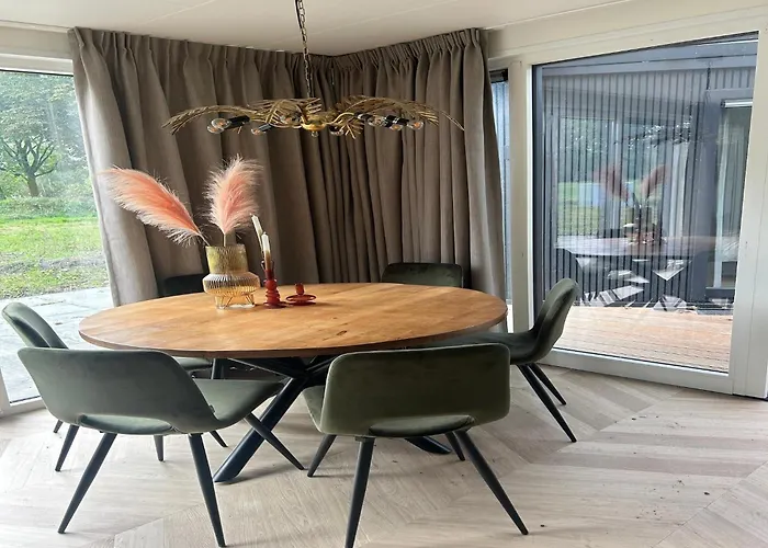 Spacious For 12-guests,