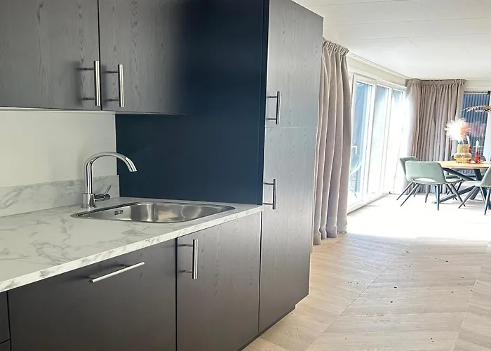 Spacious For 12-guests, Ulicoten