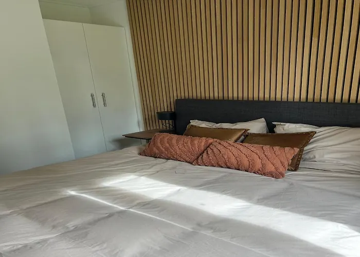 Spacious For 12-guests, *